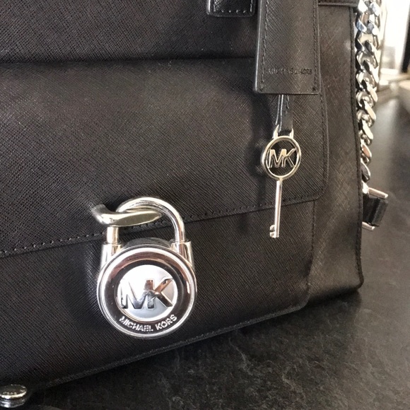 *SOLD* Michael Kors Emma Satchel - Picture 4 of 8